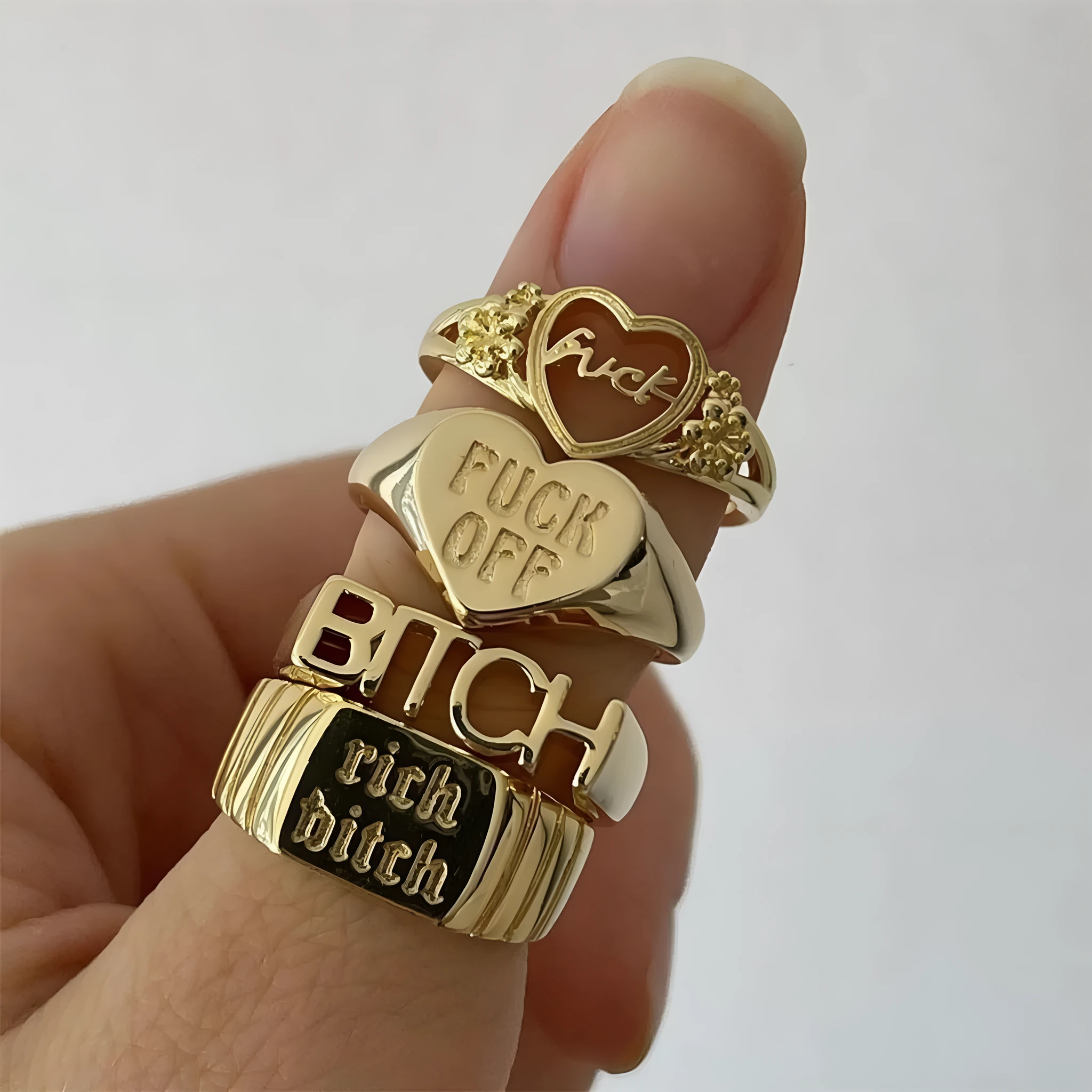 Four vintage alloy heart cutout letter rings in electroplated JH1084 colour set