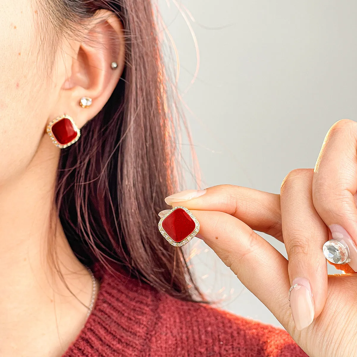 Retro red square geometric earrings with simple inlaid design