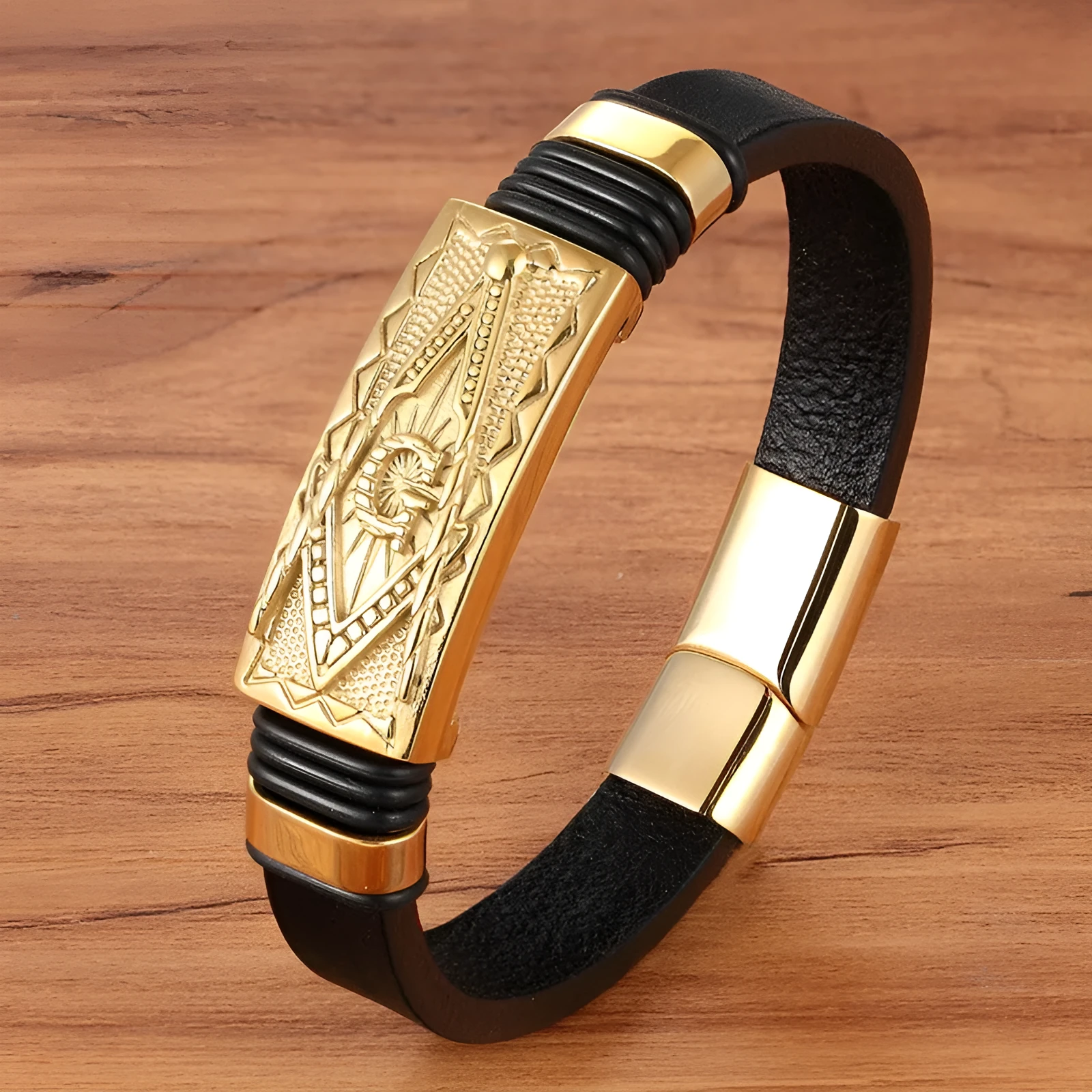 Titanium steel woven skeleton bracelet for men, scorpion design, 21cm length, gold colour