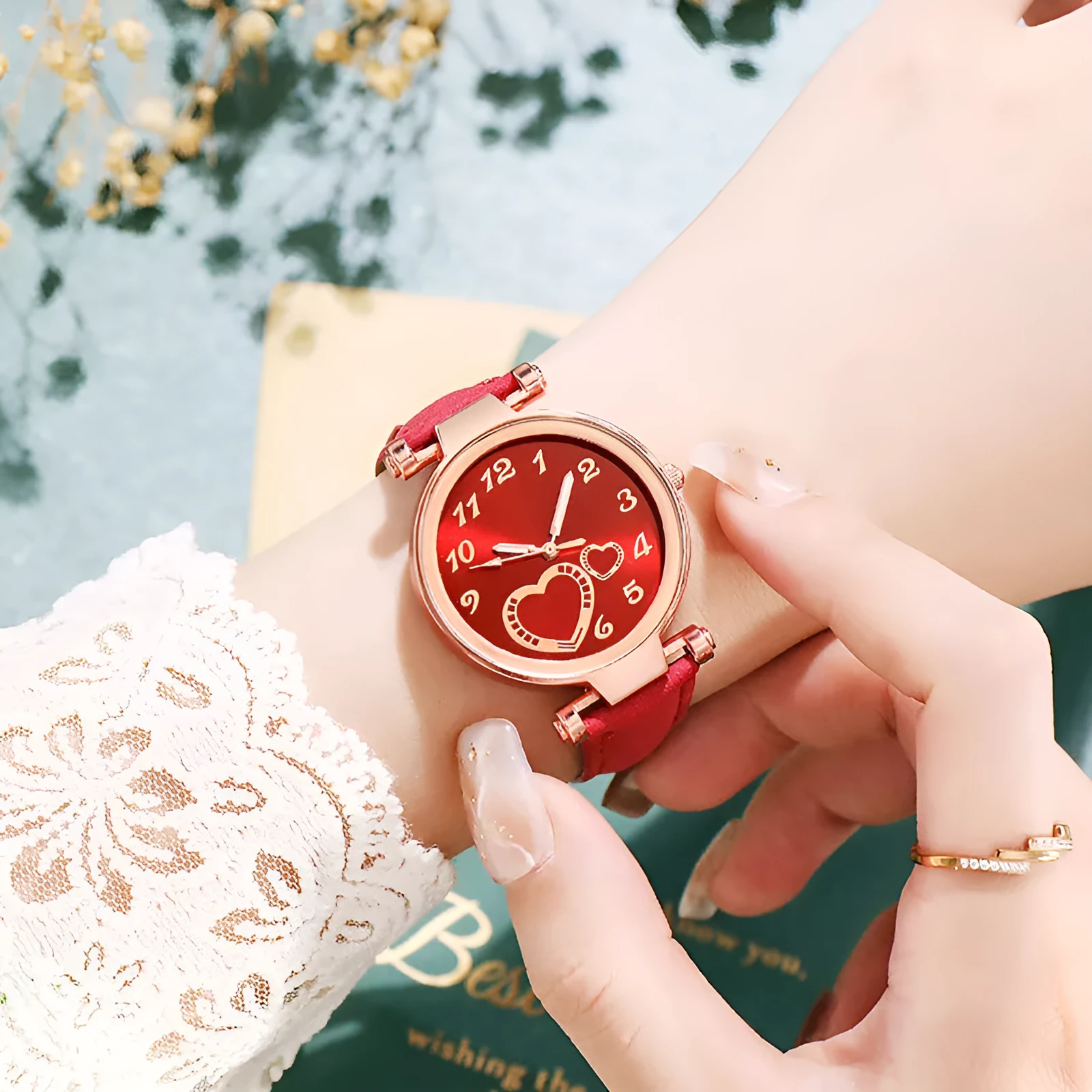 Women's retro love quartz watch and jewellery set with 40mm dial, mineral glass, and PU strap