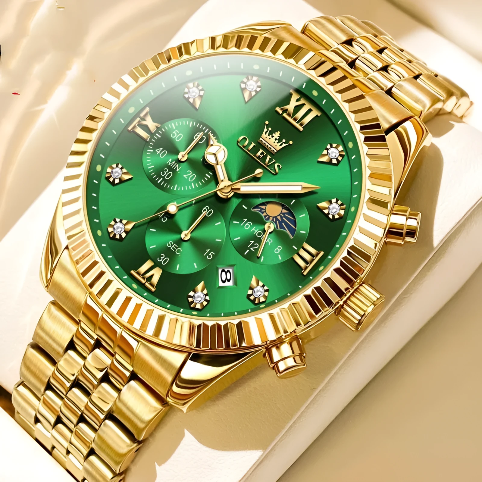 Men's full gold quartz watch with stainless steel strap, round dial, and butterfly buckle on white background