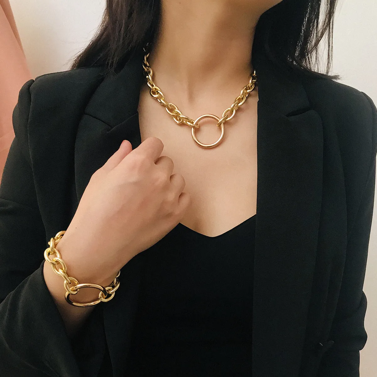 Vintage geometric circle metal pendant necklace on O-chain in gold finish, retro style for women