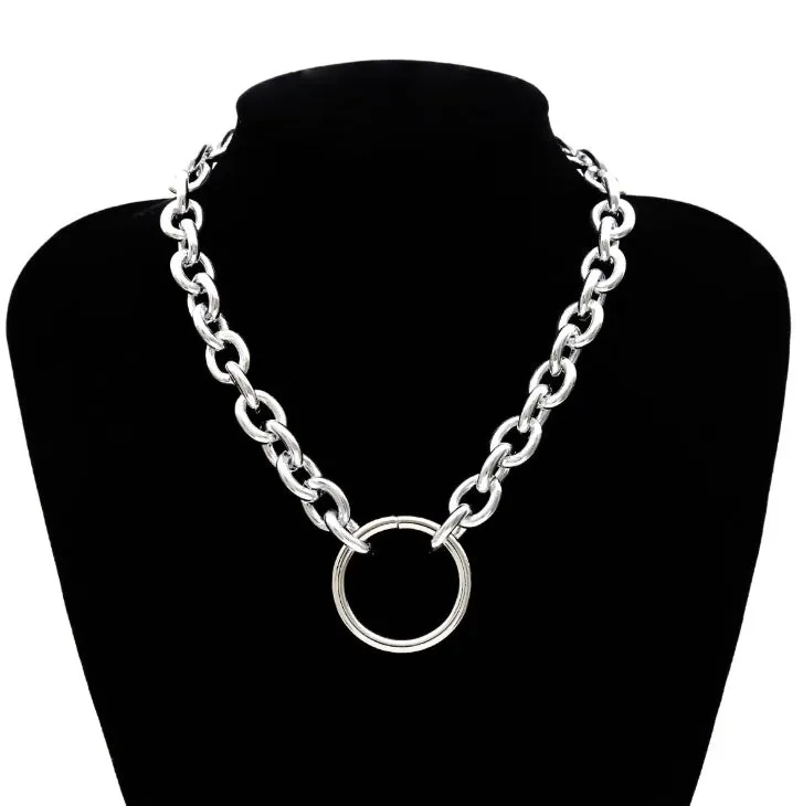 Vintage geometric circle metal pendant necklace on O-chain in gold finish, retro style for women
