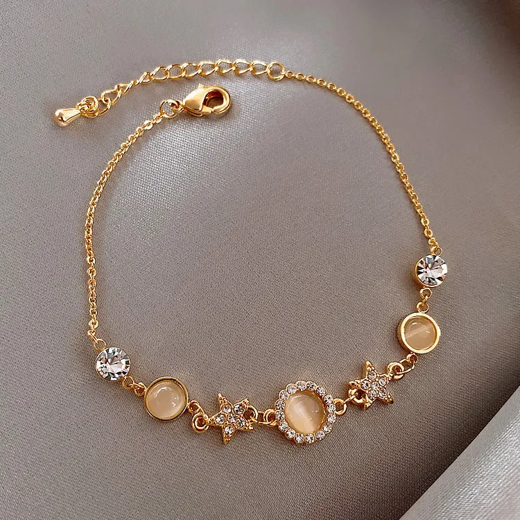 Women's zircon flower bracelet in titanium steel with gold adjustable waist and geometric design