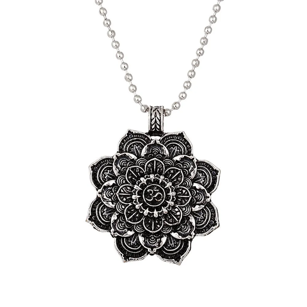 Alloy mandala amulet necklace with two styles, 4.2cm by 3.6cm pendant on 60cm silver chain