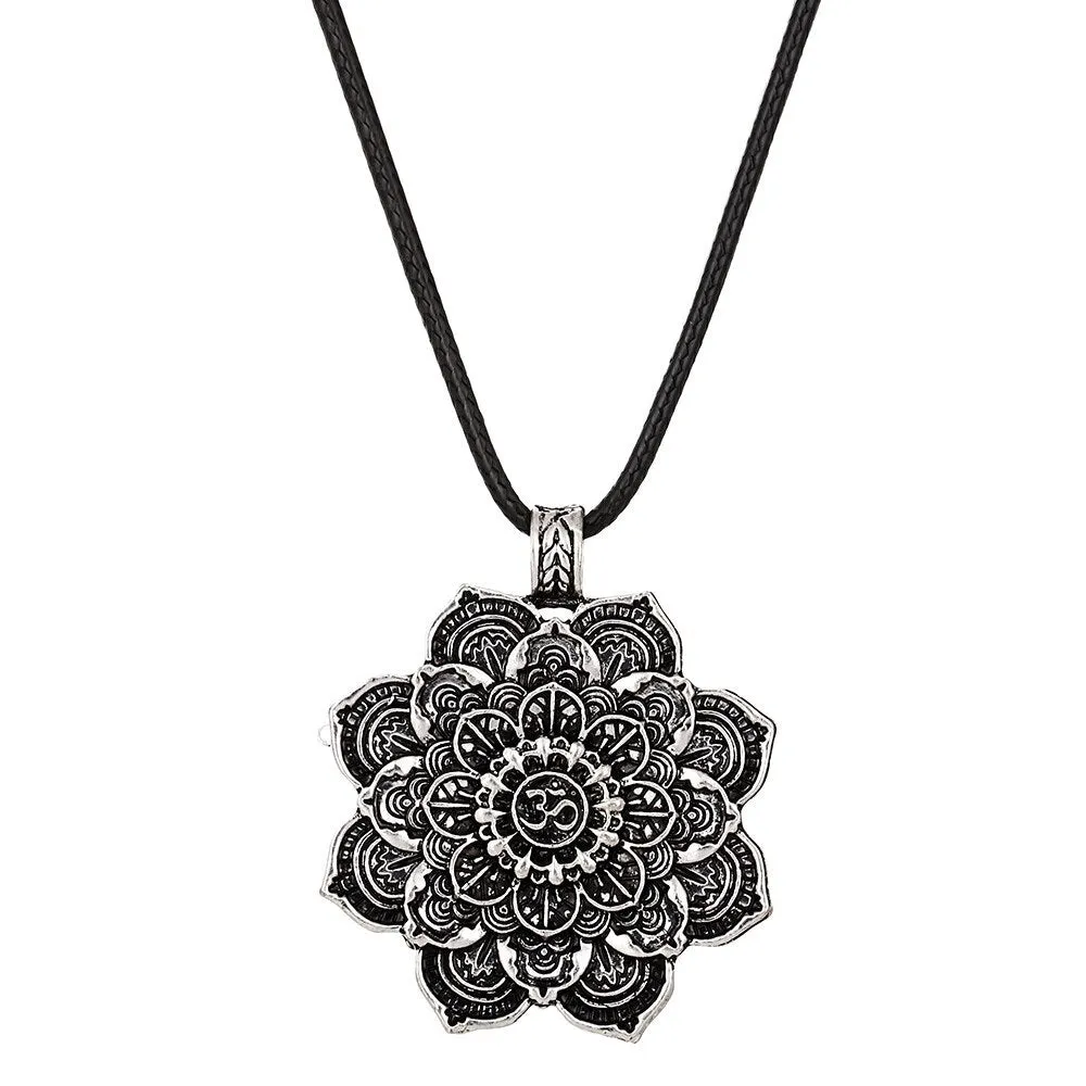 Alloy mandala amulet necklace with two styles, 4.2cm by 3.6cm pendant on 60cm silver chain