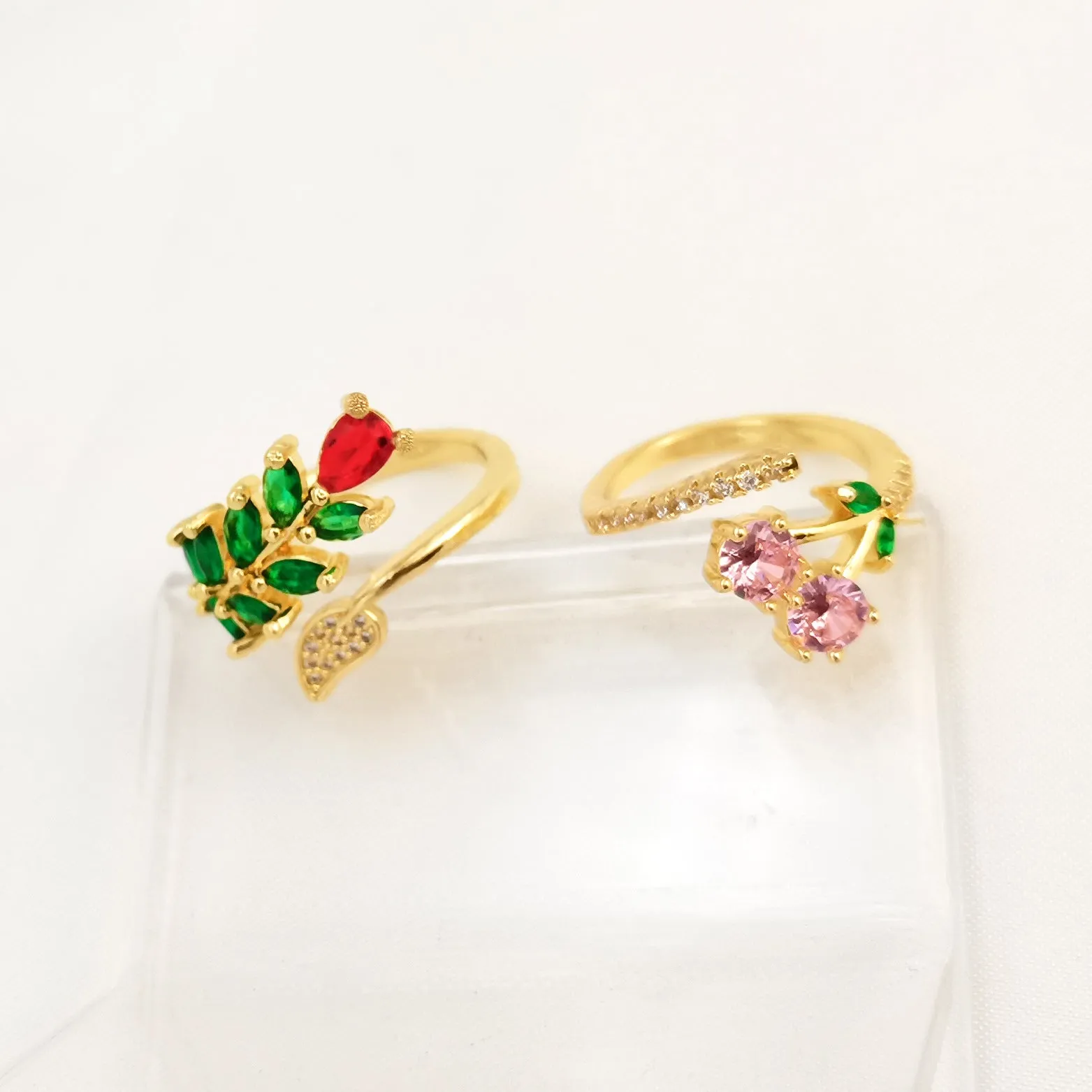 Women's copper open ring with geometric leaf pattern and split adjustable design