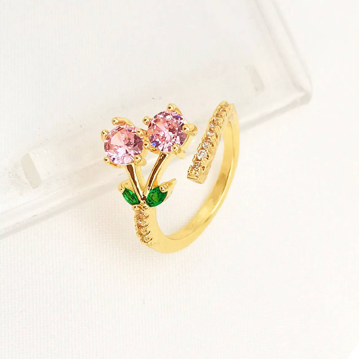 Women's copper open ring with geometric leaf pattern and split adjustable design