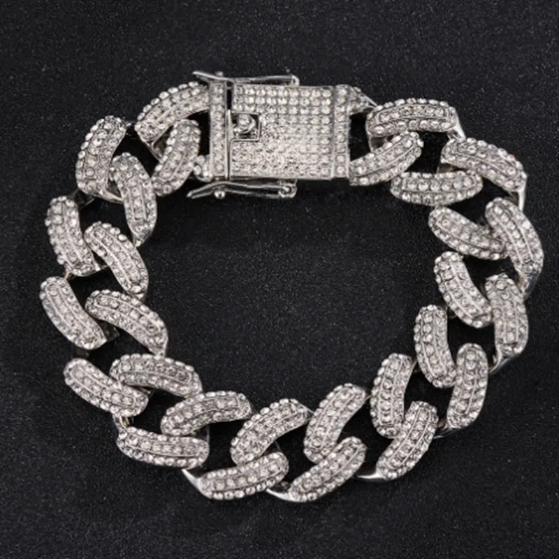 Gold hip hop rhinestone necklace with geometric design and clavicle chain in zinc alloy