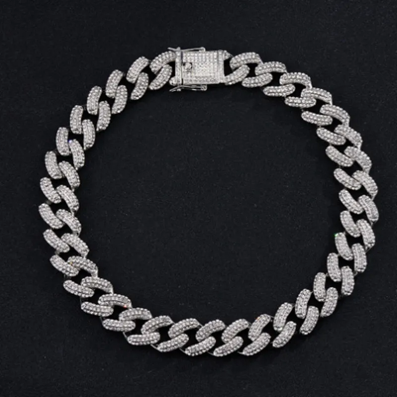 Gold hip hop rhinestone necklace with geometric design and clavicle chain in zinc alloy