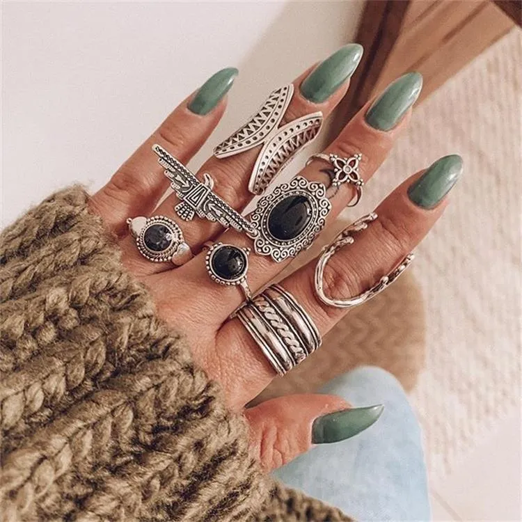 Alloy black gem U-shaped electroplated ring on display, silver colour option