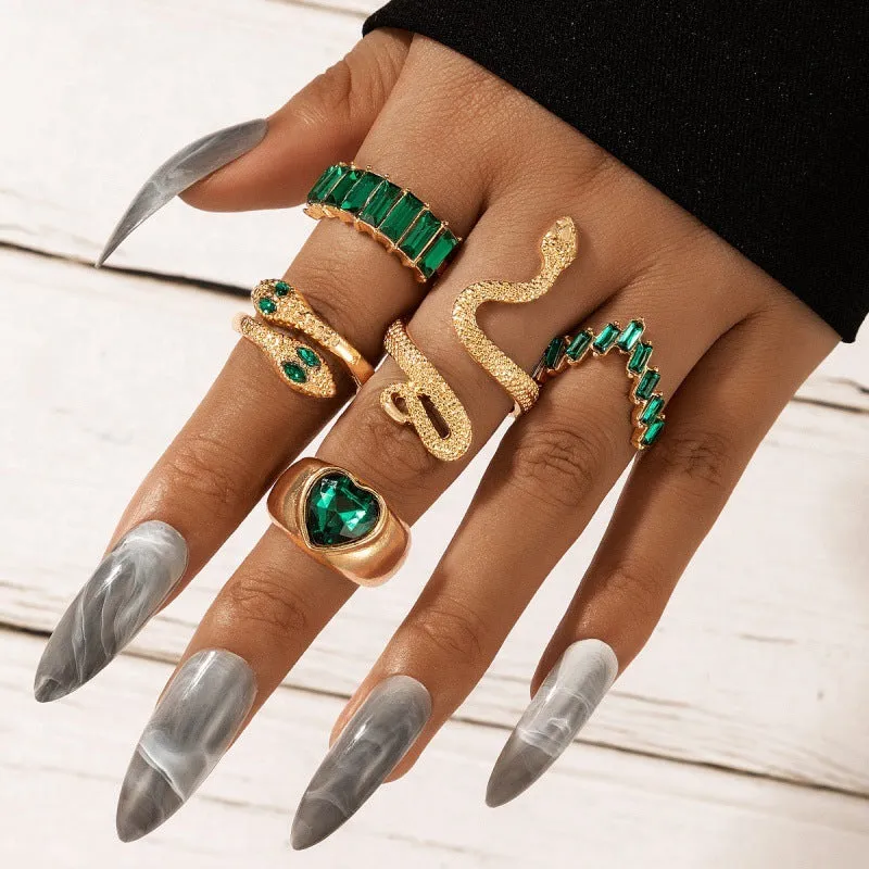 Alloy black gem U-shaped electroplated ring on display, silver colour option