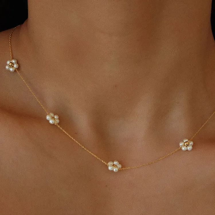 Simple pearl flower necklace on alloy chain, gold colour, 40+5cm length, adjustable circumference
