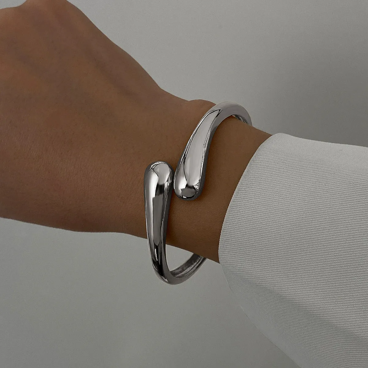 Women's exaggerated metal glossy surface bracelet alloy electroplated finish six colour options