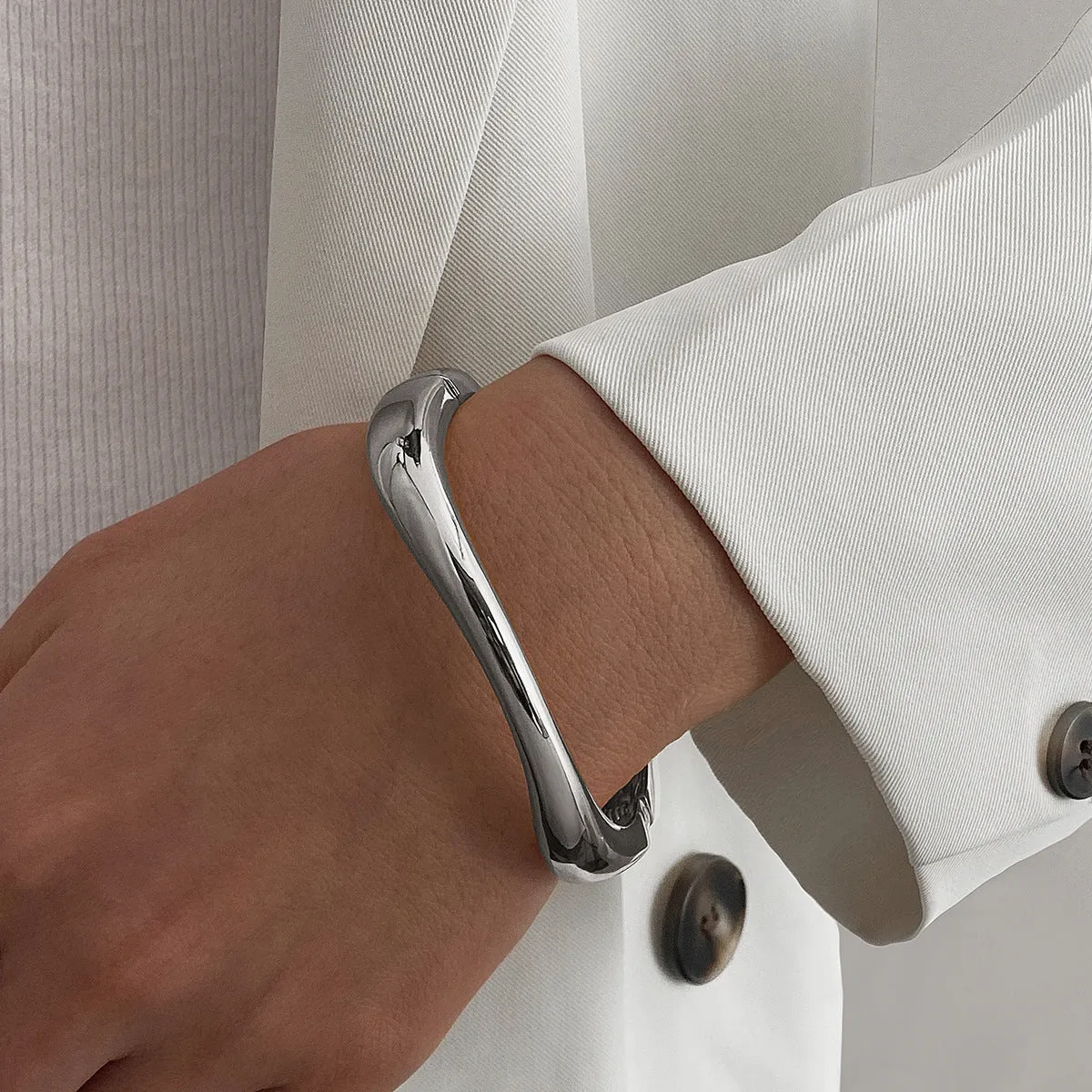 Women's exaggerated metal glossy surface bracelet alloy electroplated finish six colour options