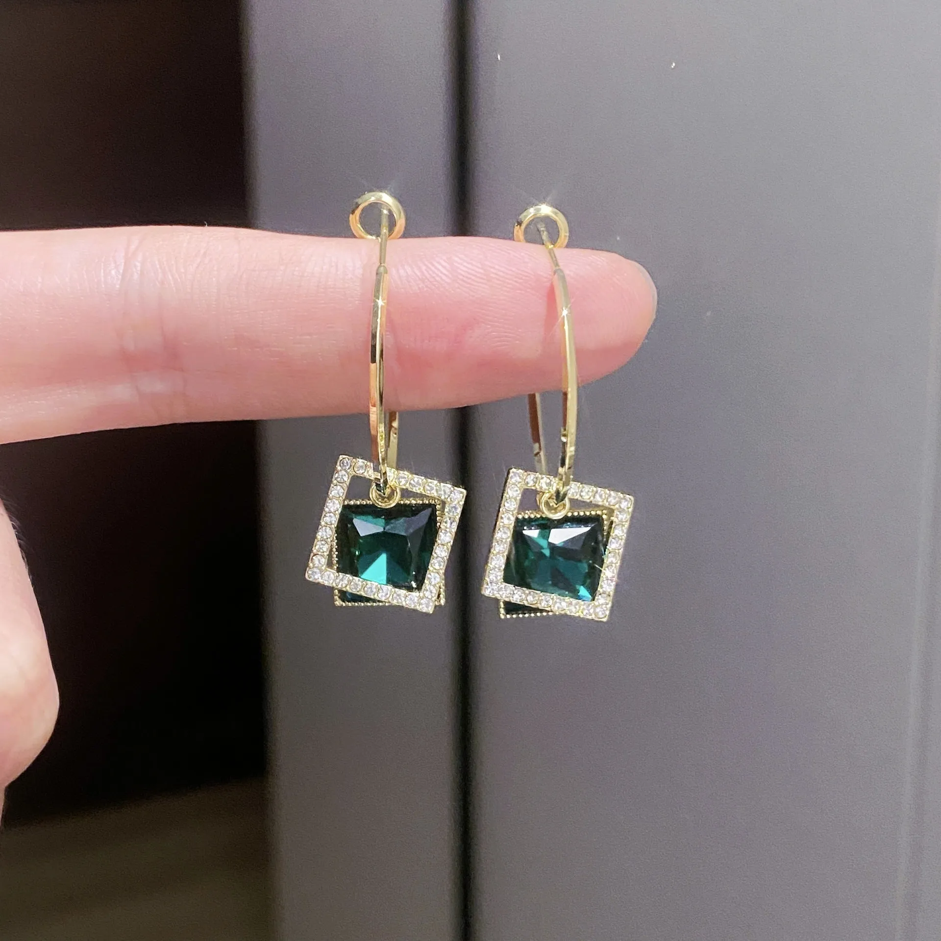 Square inlaid zircon earrings for women, copper plated gold with 925 silver needle, geometric quadrilateral shape, fashion OL style