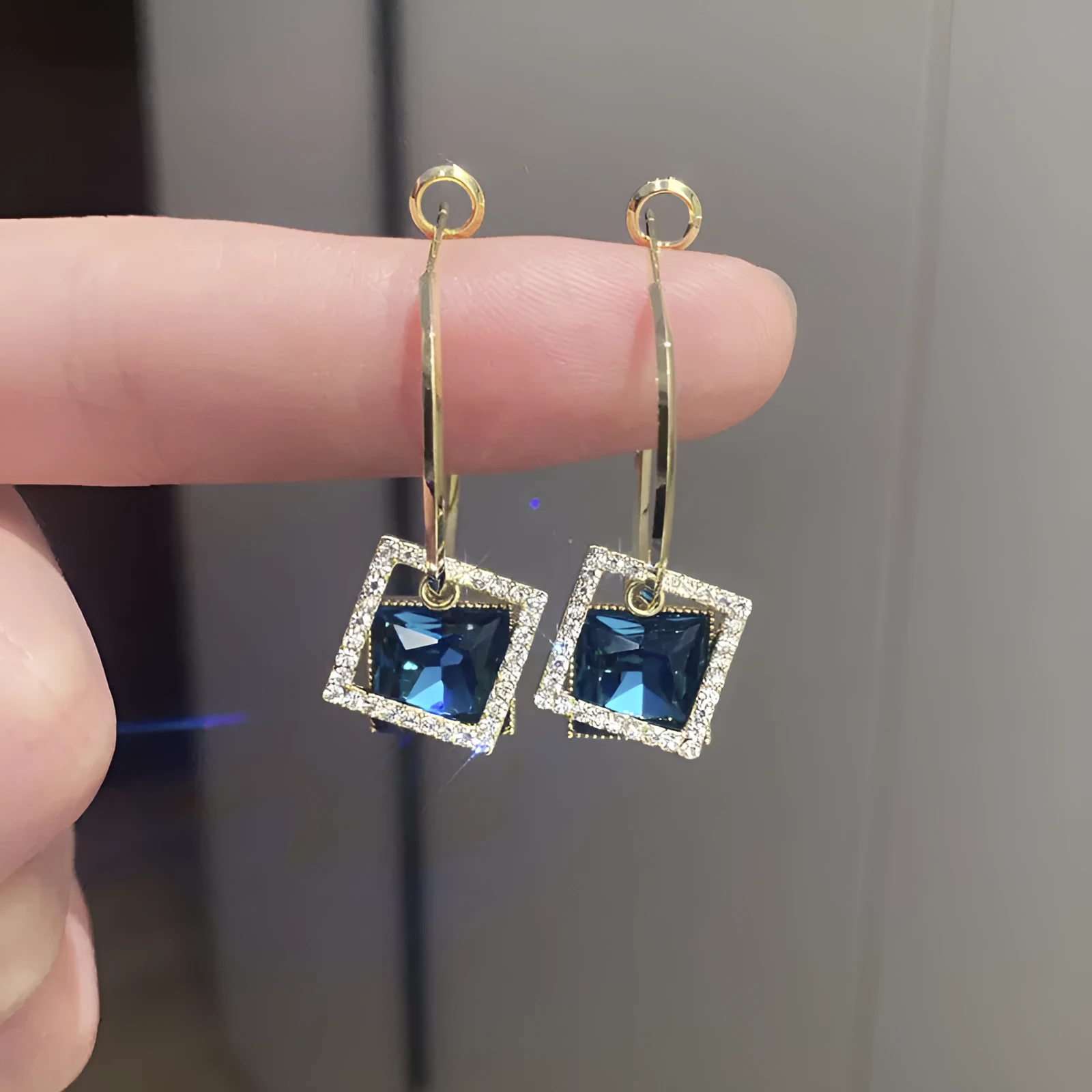 Square inlaid zircon earrings for women, copper plated gold with 925 silver needle, geometric quadrilateral shape, fashion OL style