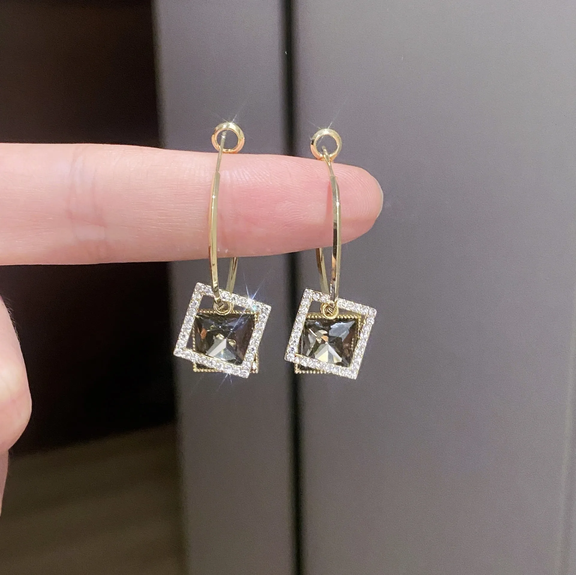 Square inlaid zircon earrings for women, copper plated gold with 925 silver needle, geometric quadrilateral shape, fashion OL style