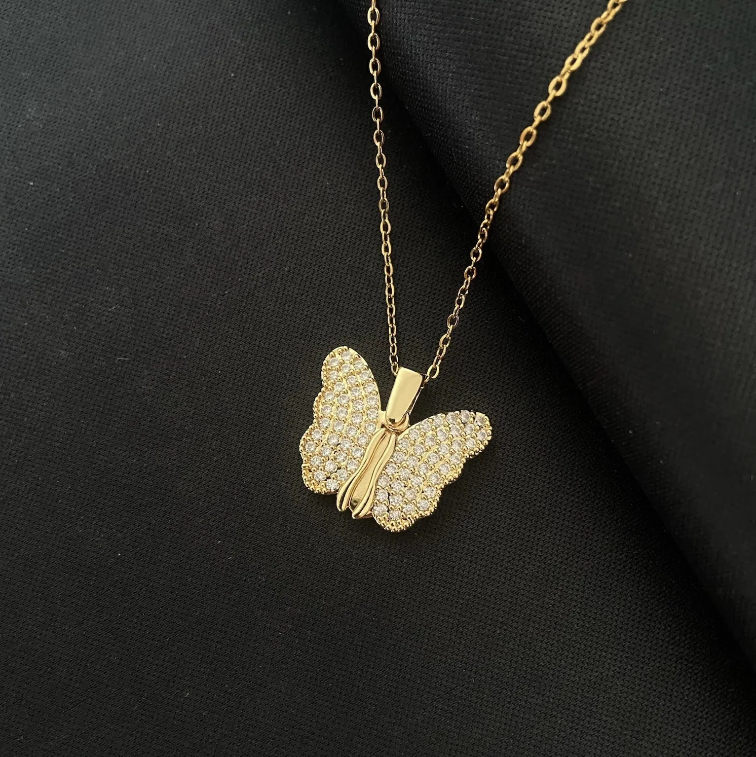 Silver electroplated titanium steel butterfly pendant necklace with openable design on clavicle-length chain