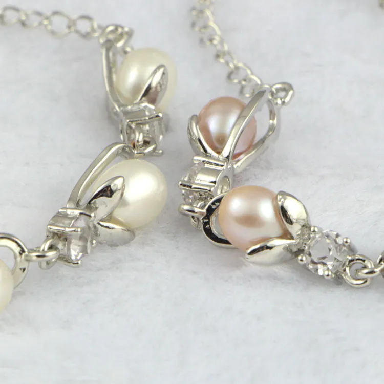 Freshwater pearl bracelet with Korean crown design alloy closure on display