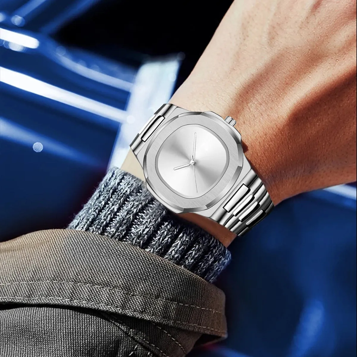Men's waterproof quartz watch in silver with 15mm case and business style