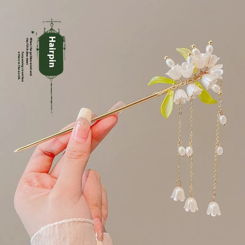 Alloy hair clasp with electroplated finish and antique floral design in geometric shape