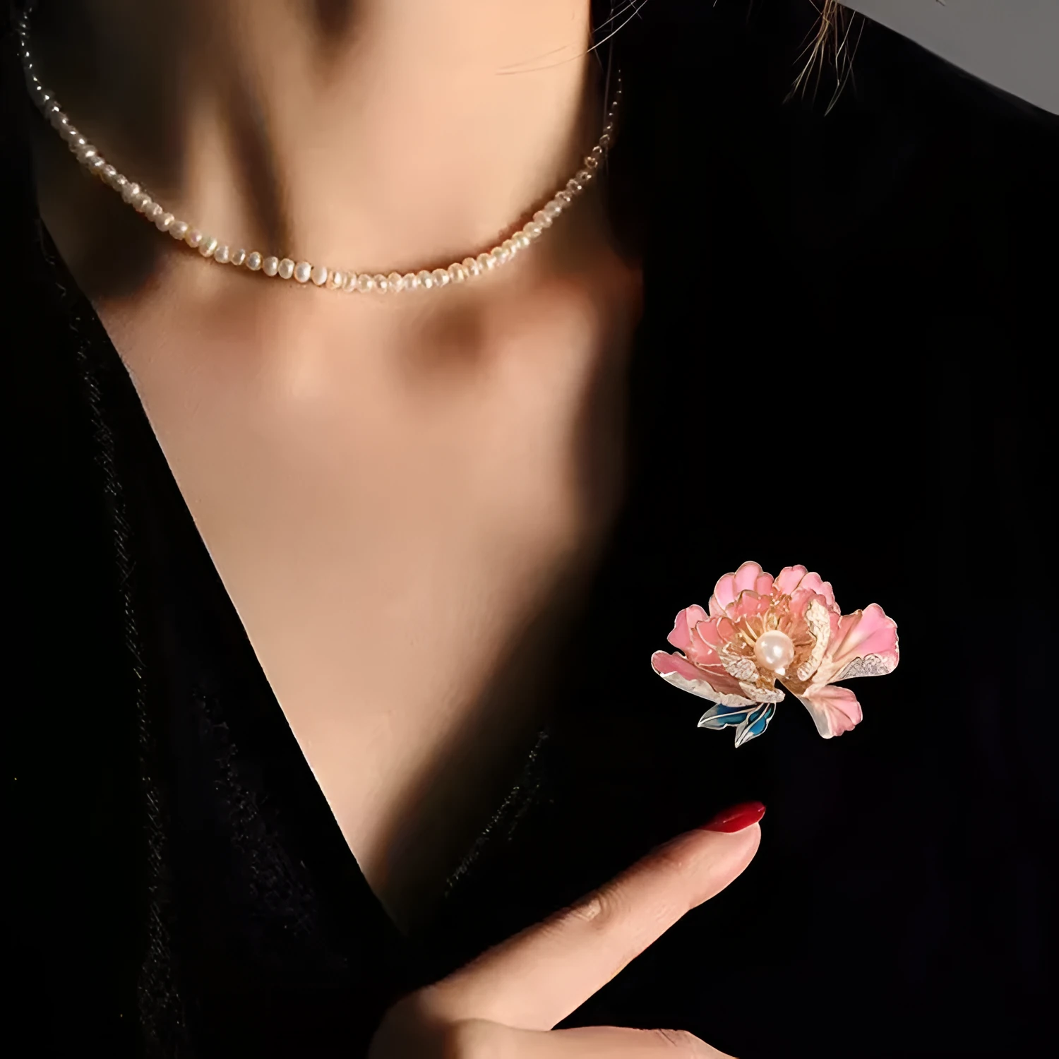 Women's Chinese-style peony brooch in alloy with dripping oil finish, blue court peony colour