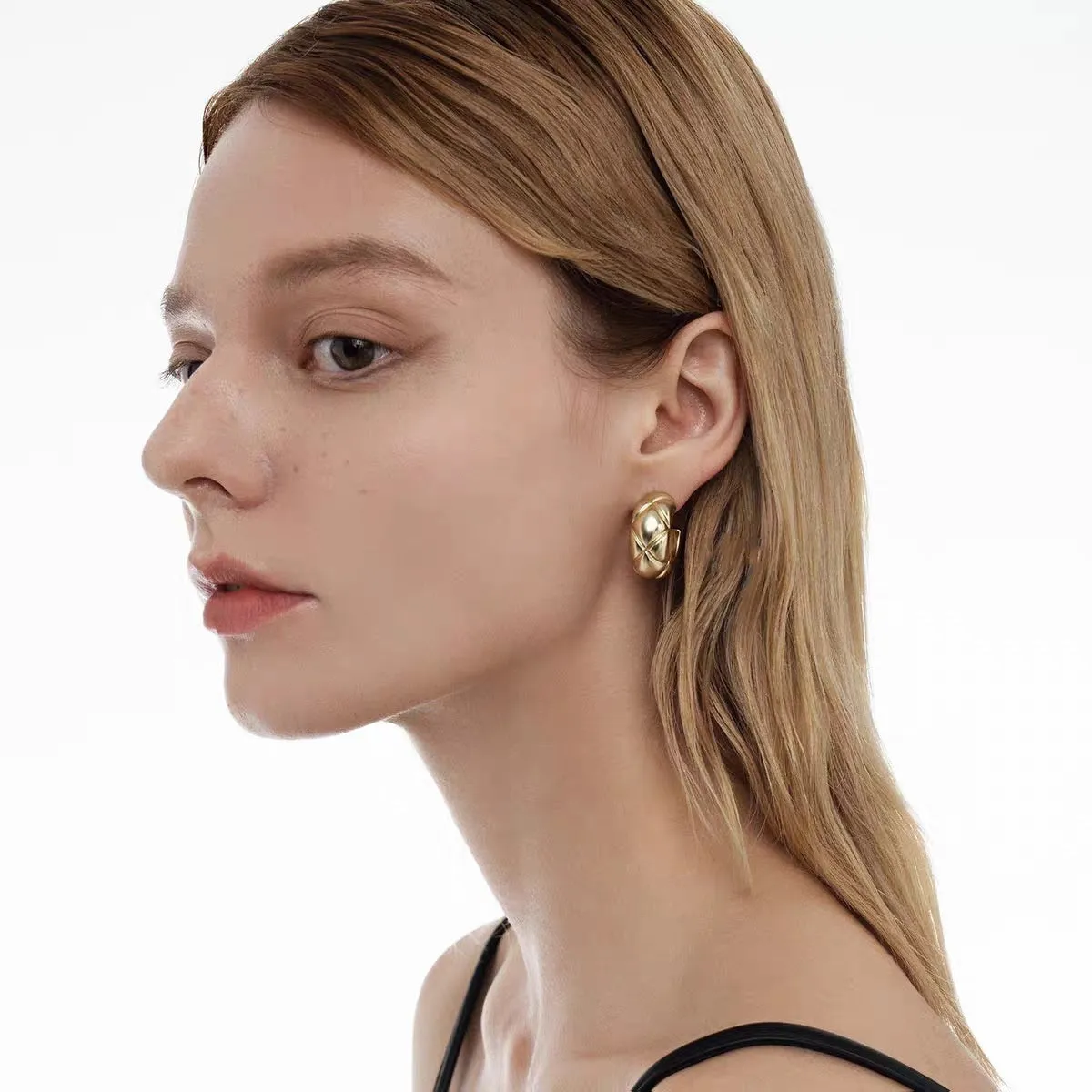Gold diamond plaid women's stud earrings real gold plated copper geometric 24mm diameter