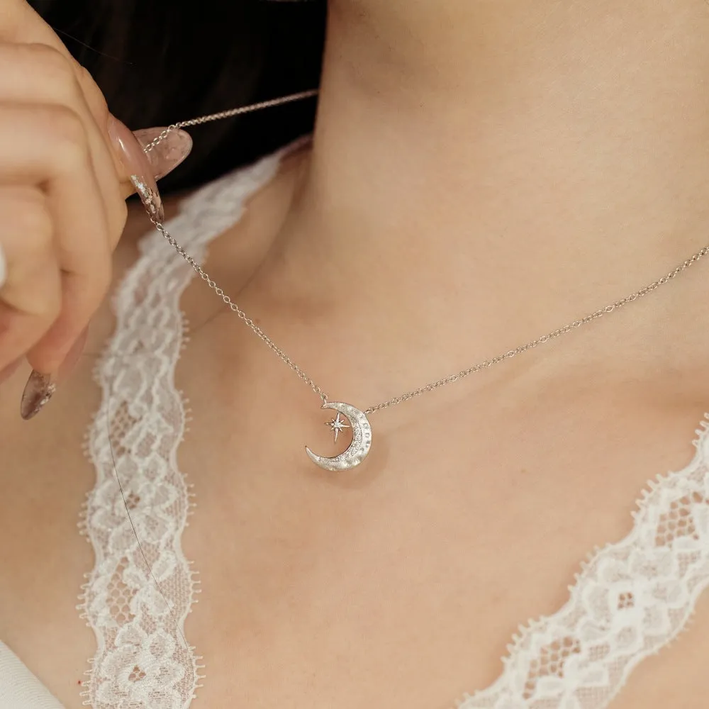 S925 sterling silver necklace with moon pendant on clavicle chain, available in gold, platinum, and silver