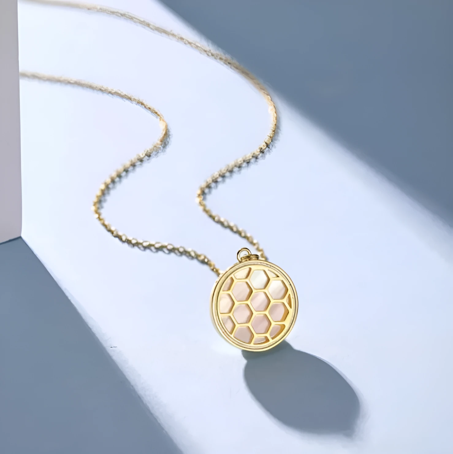 White shell honeycomb pendant on gold electroplated sterling silver 925 clavicle chain necklace for women