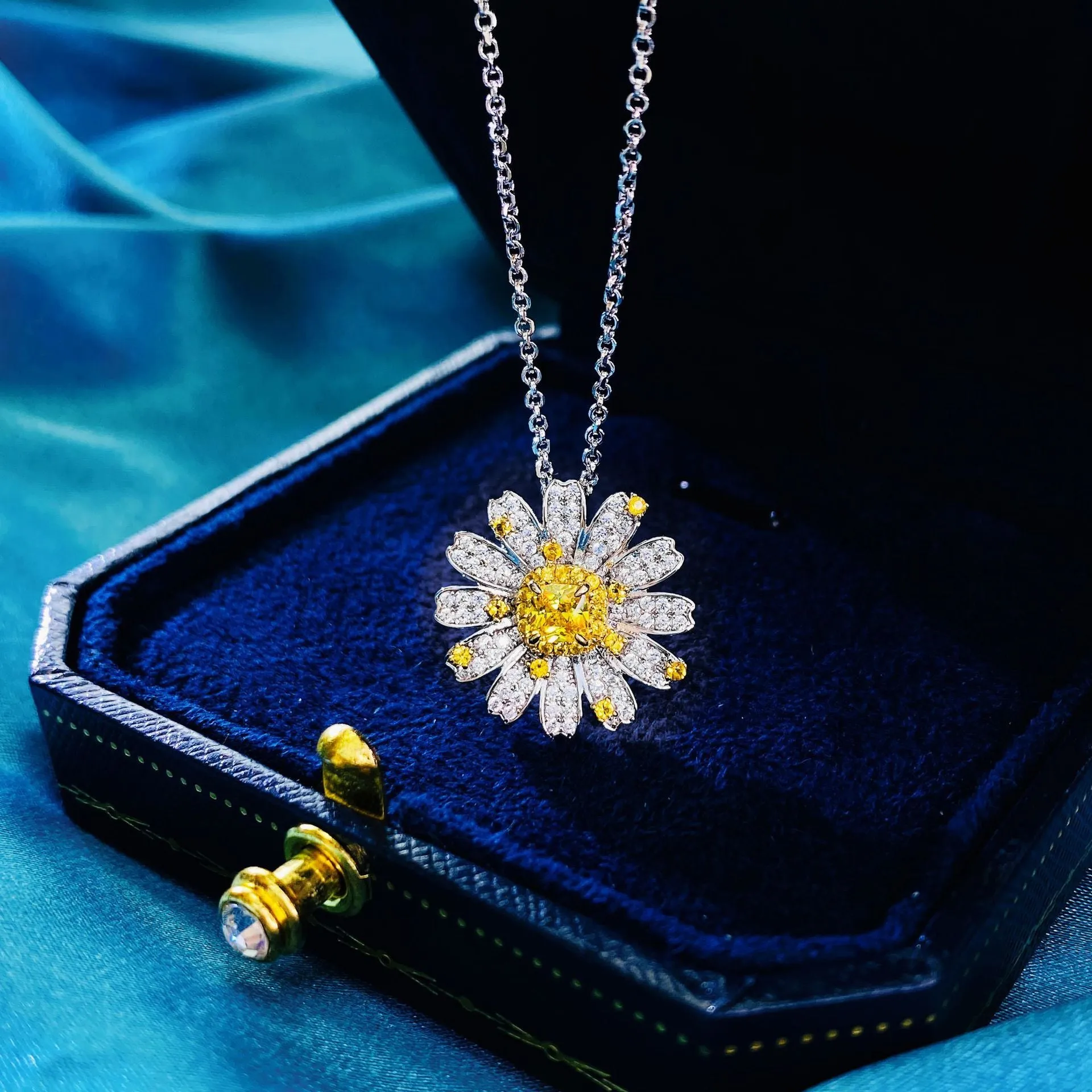 Women's fully-jewelled flower pendant necklace in yellow on silver chain