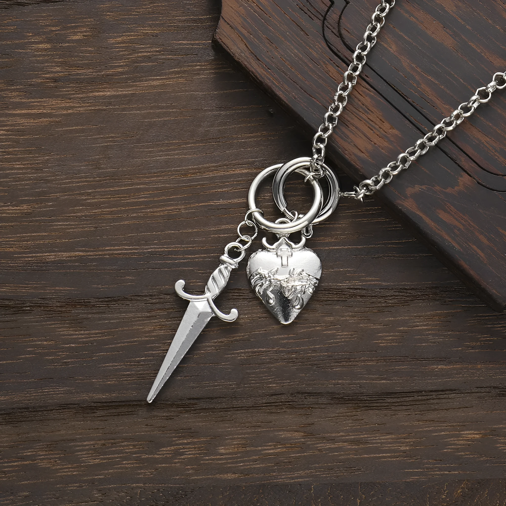 Retro geometric love heart pendant necklace with electroplated zinc alloy finish and snake bones chain