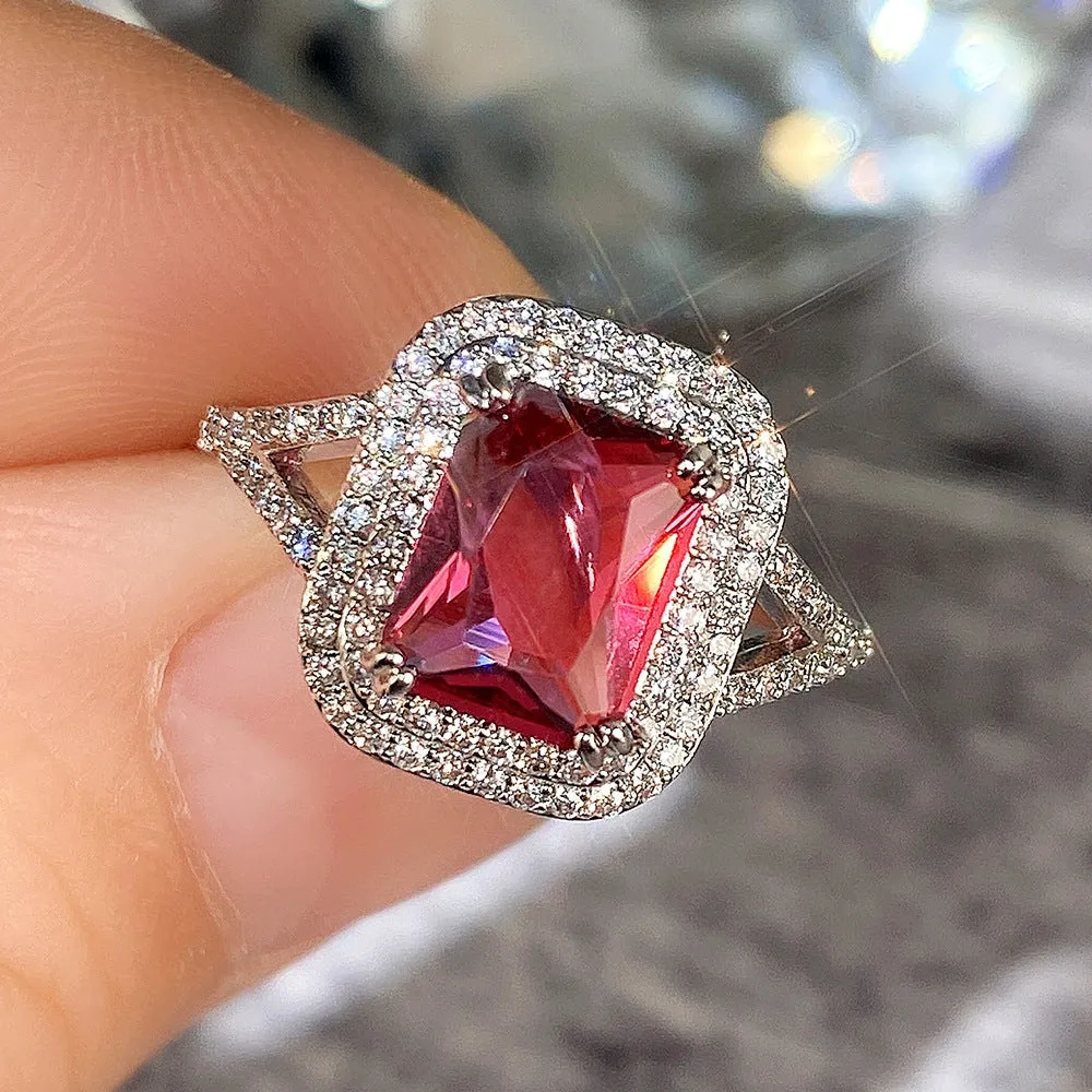 Square geometric copper princess ring for women with red F827 colour rhinestones.
