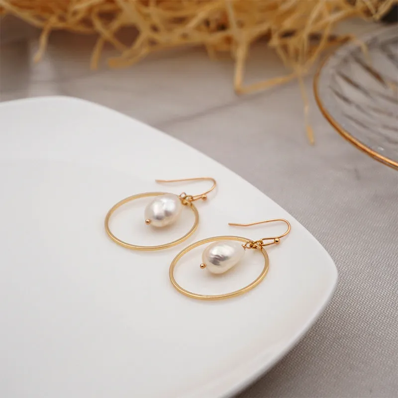 Baroque large circle shaped pearl earrings for women, simple geometric stud style, picture colour