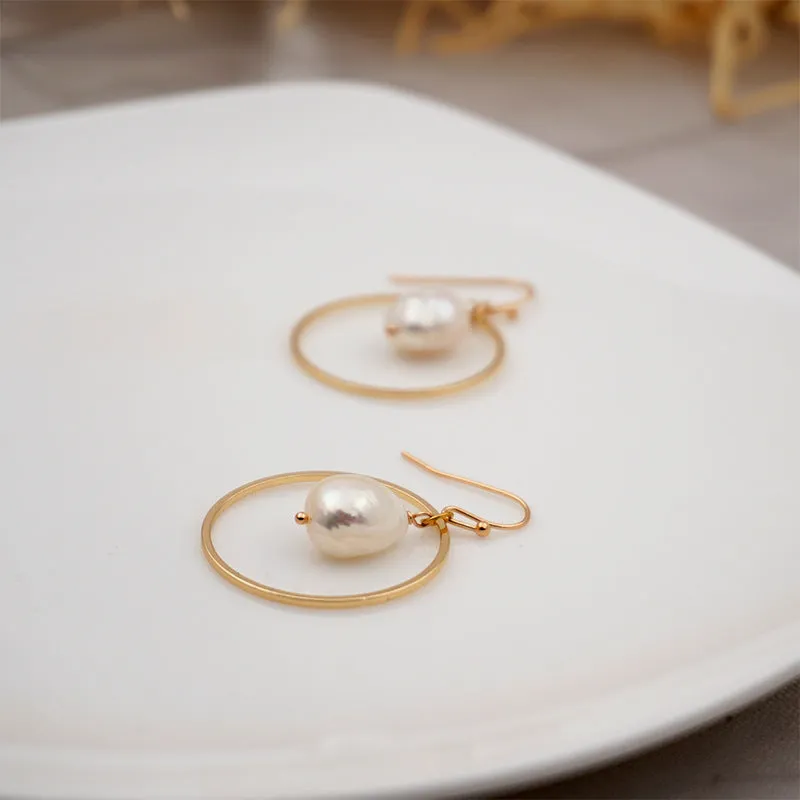Baroque large circle shaped pearl earrings for women, simple geometric stud style, picture colour