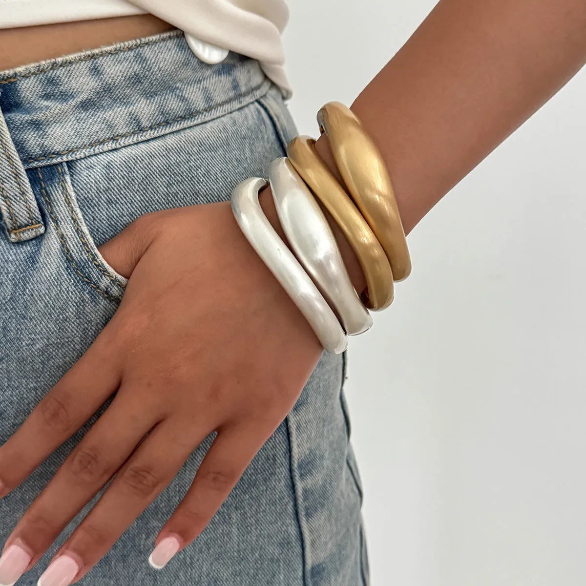 All-match matte texture spring bracelet ornament alloy electroplated ellipse design gold silver bracelet