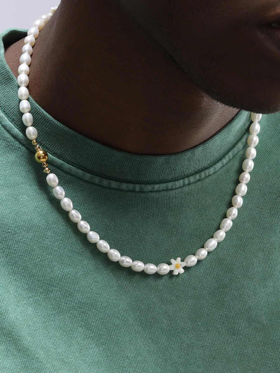 Oval natural pearl necklace unisex with magnetic clasp Daisy style 45cm length