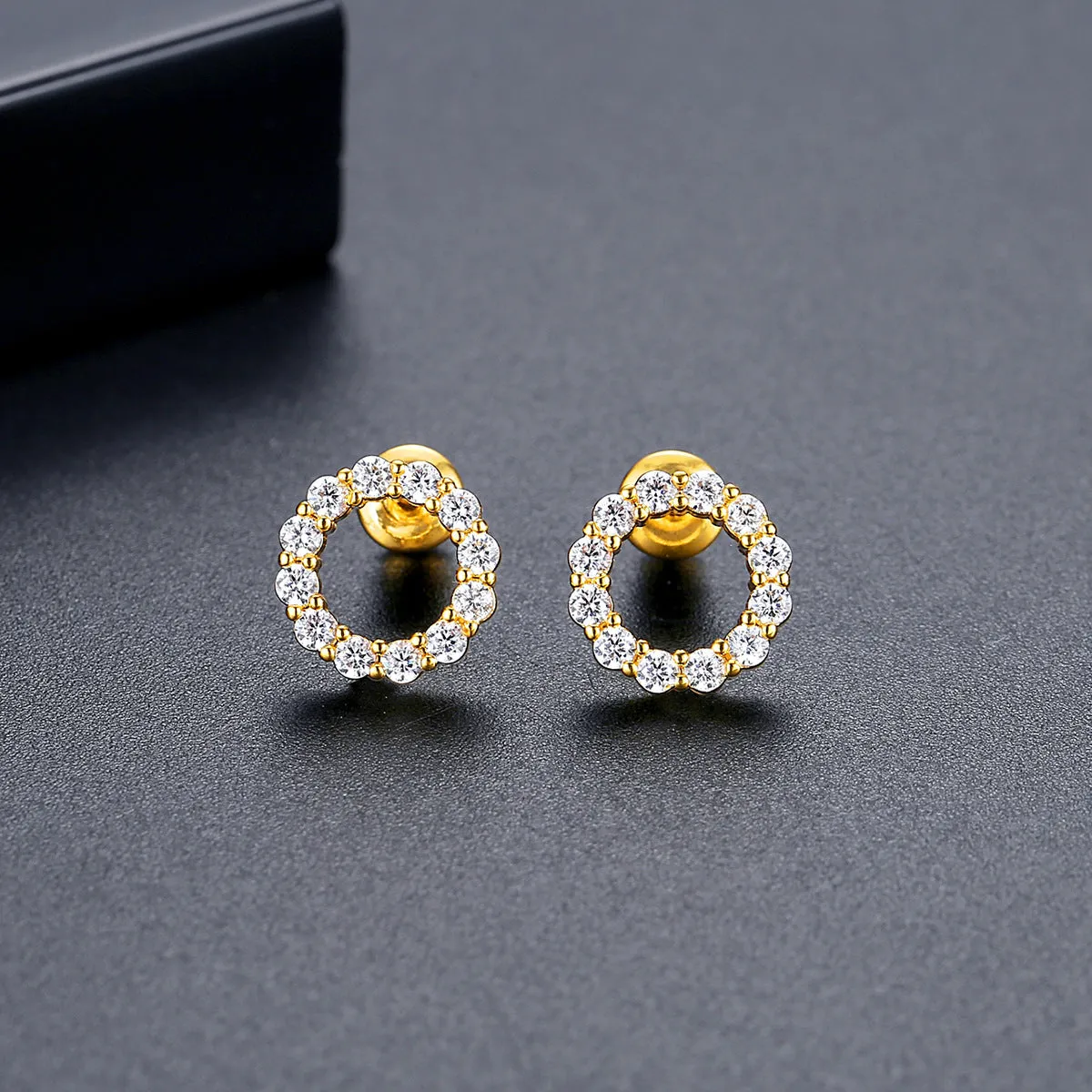 Copper micro zircon-encrusted stud earrings in geometric ring shape for women