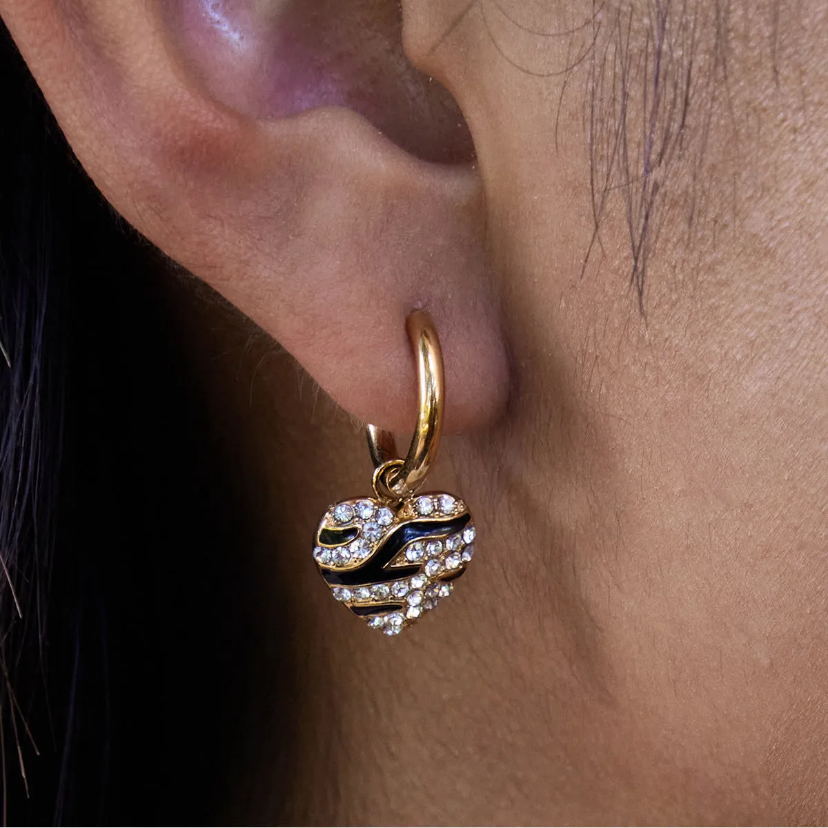 Love heart shaped ear clip with oil dripping rhinestone finish in stainless steel