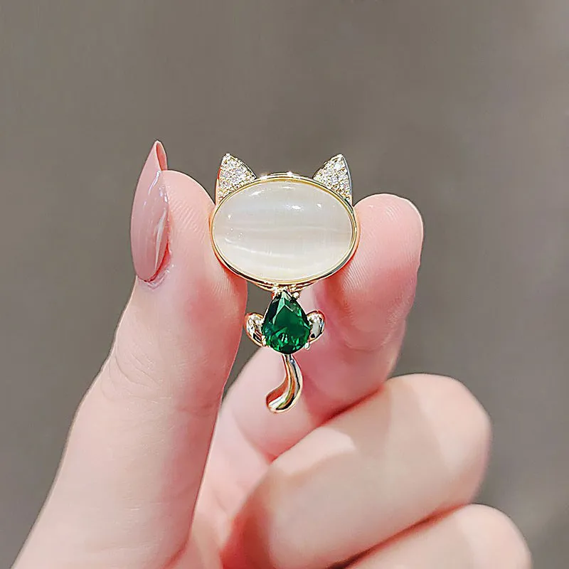 Alloy brooch in natural flower shape with electroplated finish, featuring adjustable and anti-exposure pin closure for women's coats and suits.