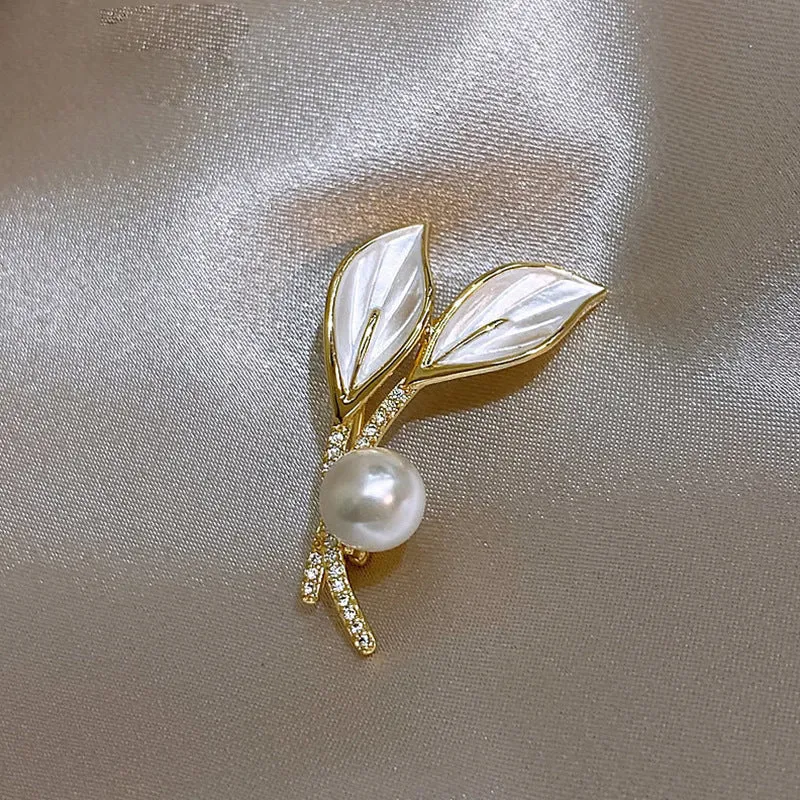 Alloy brooch in natural flower shape with electroplated finish, featuring adjustable and anti-exposure pin closure for women's coats and suits.