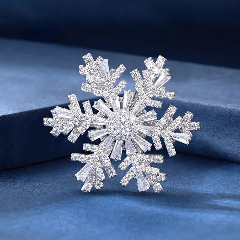 Luxury spinning snowflake brooch in alloy with diamond treatment, rotating silver snow crystal white, women's pin