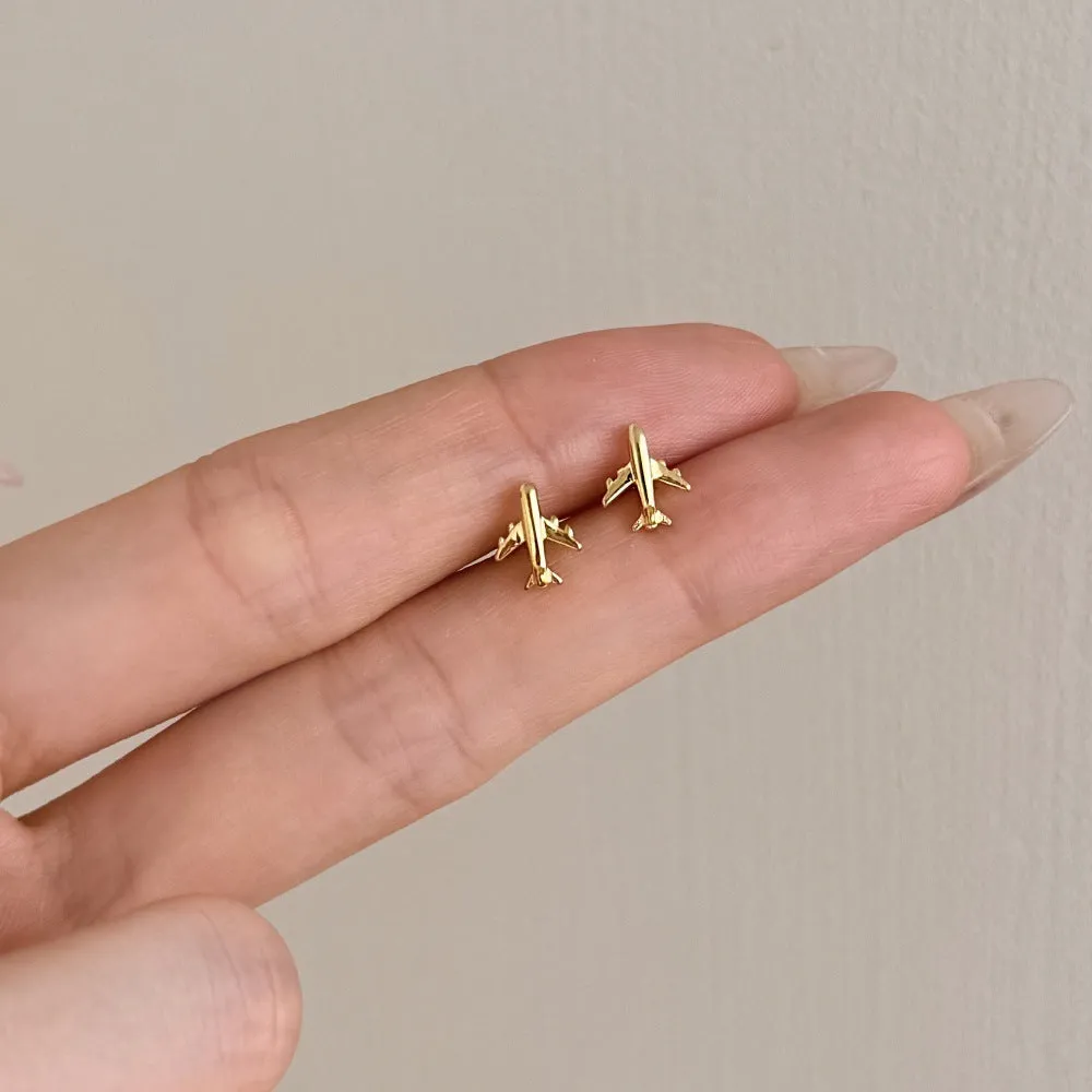 Pair of S925 sterling silver stud earrings with aircraft motif, platinum electroplated finish