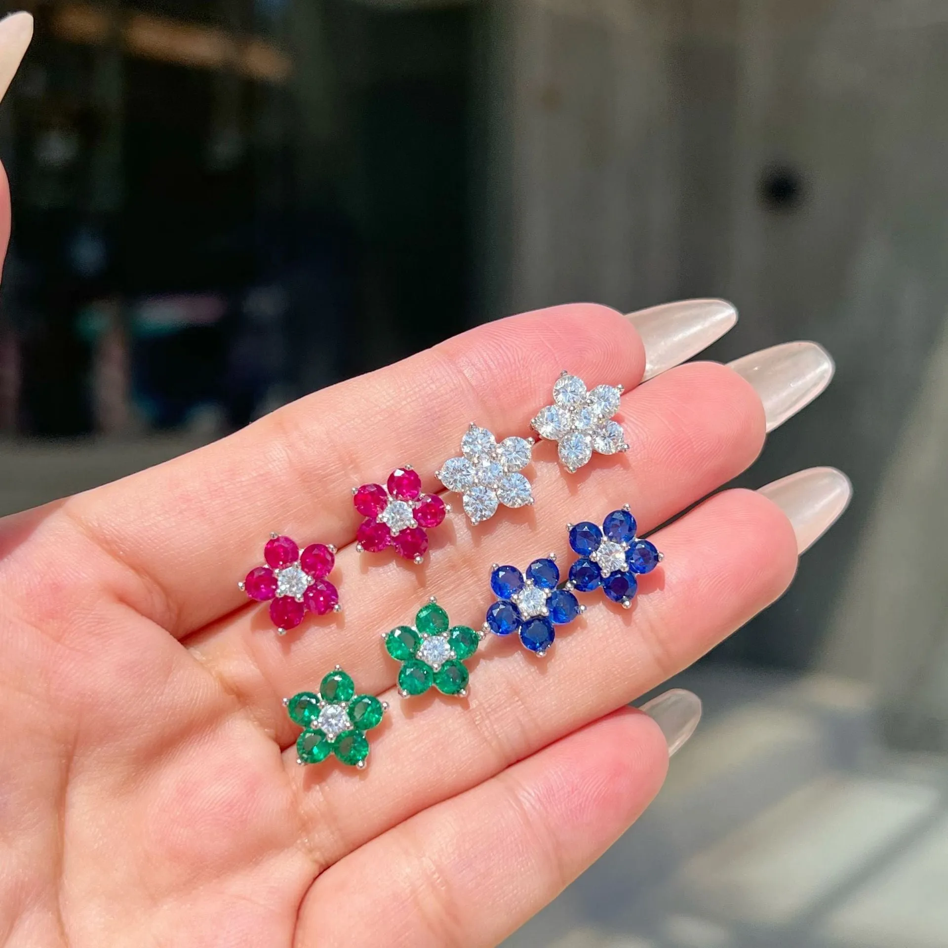 925 silver women's earrings with five flowers and petals on outer circle, electroplated finish