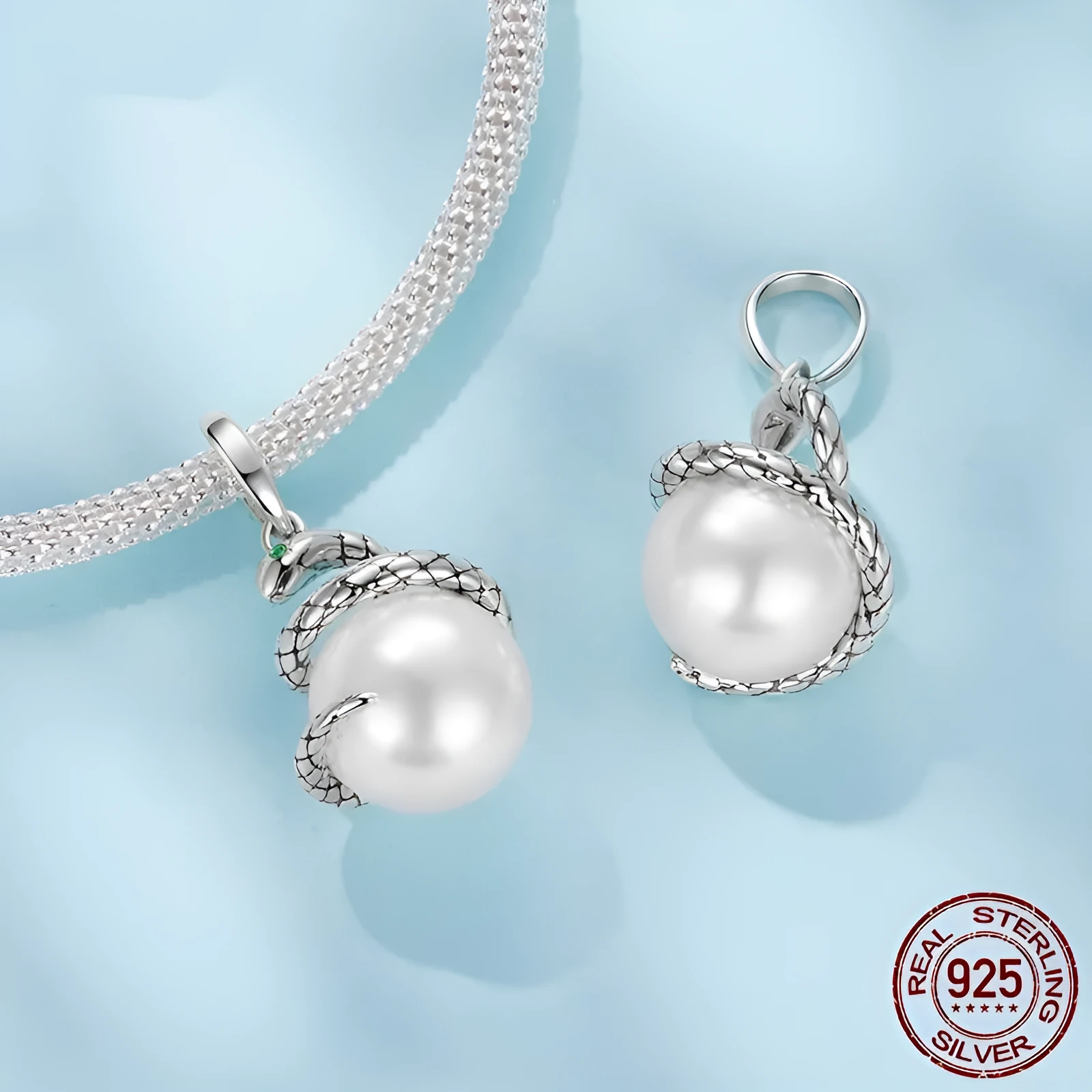 Original S925 silver snake running pendant in SCC3096 colour, 2.4cm height, 1.2cm width, 0.45cm aperture