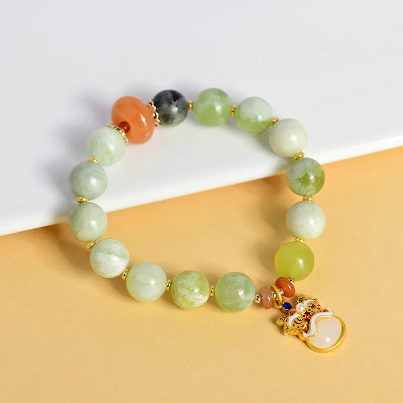 Green milk-in-water jade bracelet with geometric retro style and Xingshi pendant