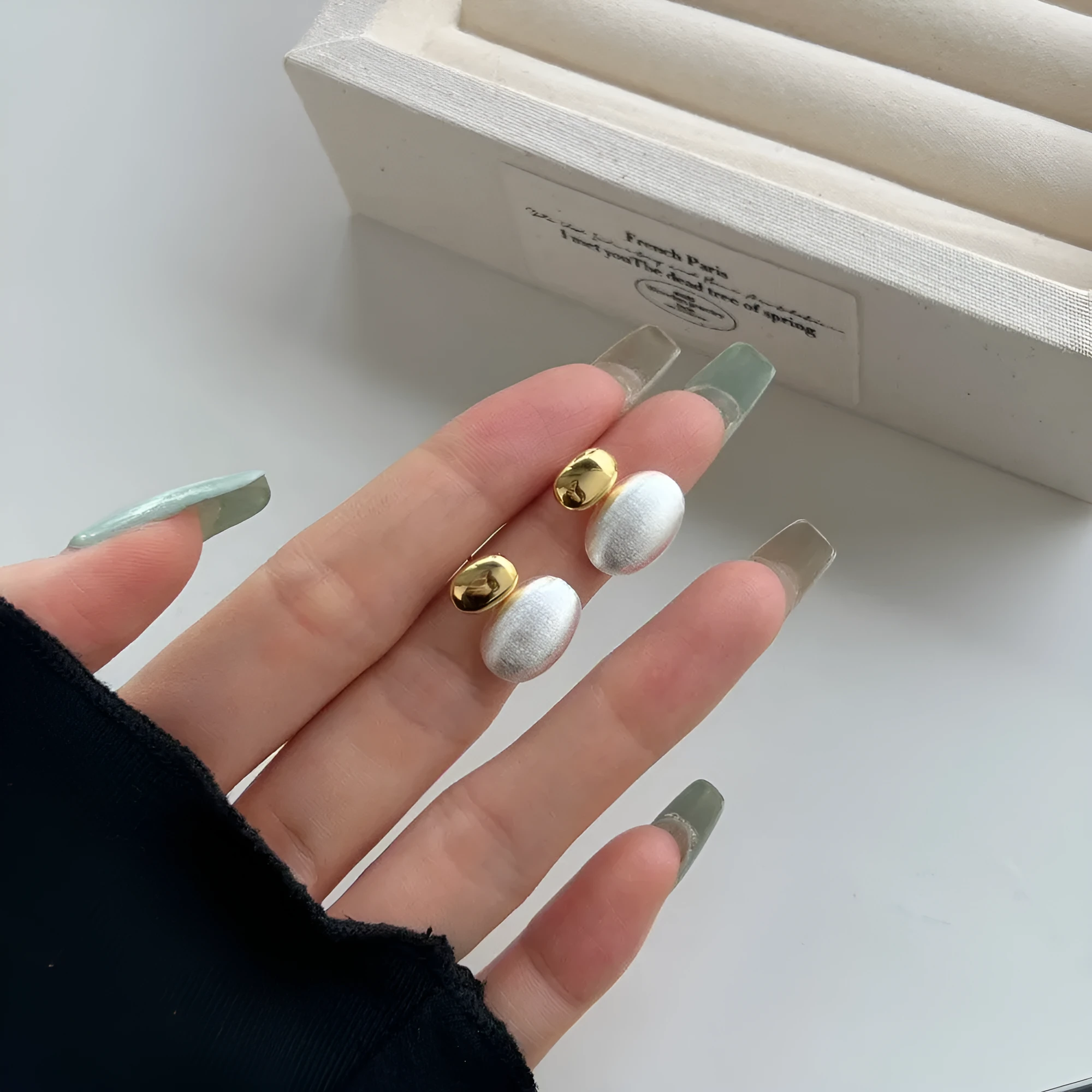 Doudou women's 925 silver stud earrings, 17mm length, electroplated finish, silver colour.