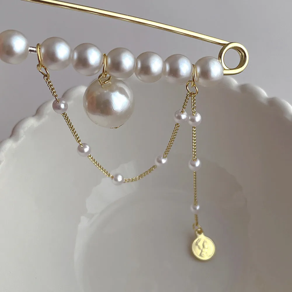Ins Style Retro stick pearl brooch on metal base, unisex decorative pin with electroplated finish