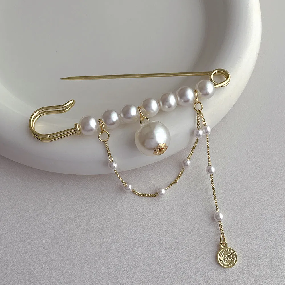 Ins Style Retro stick pearl brooch on metal base, unisex decorative pin with electroplated finish