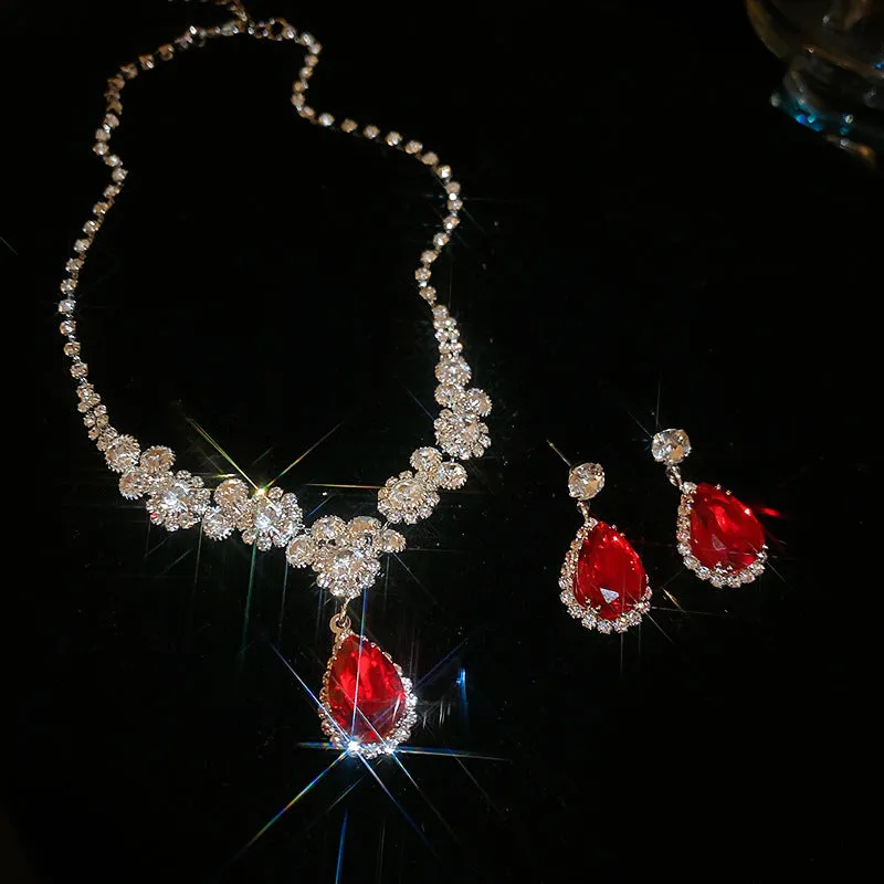 Alloy pendant clavicle chain necklace and earrings set in gold suit with love heart pendant